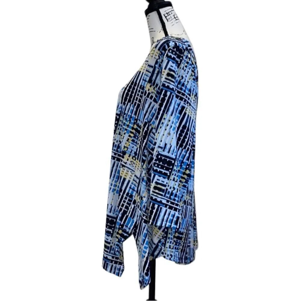 Rafaella Women’s Geometric Pattern Asymmetrical Hem Popover Top PM - Picture 5 of 10
